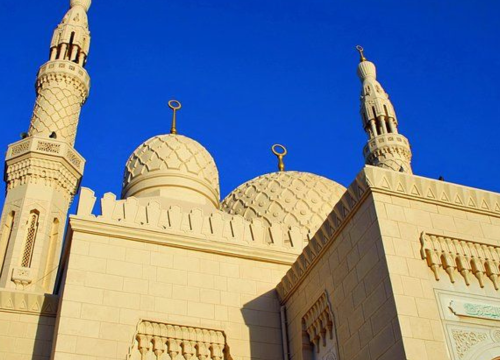 A Visitor’s Guide to the Jumeirah Mosque: What to Expect